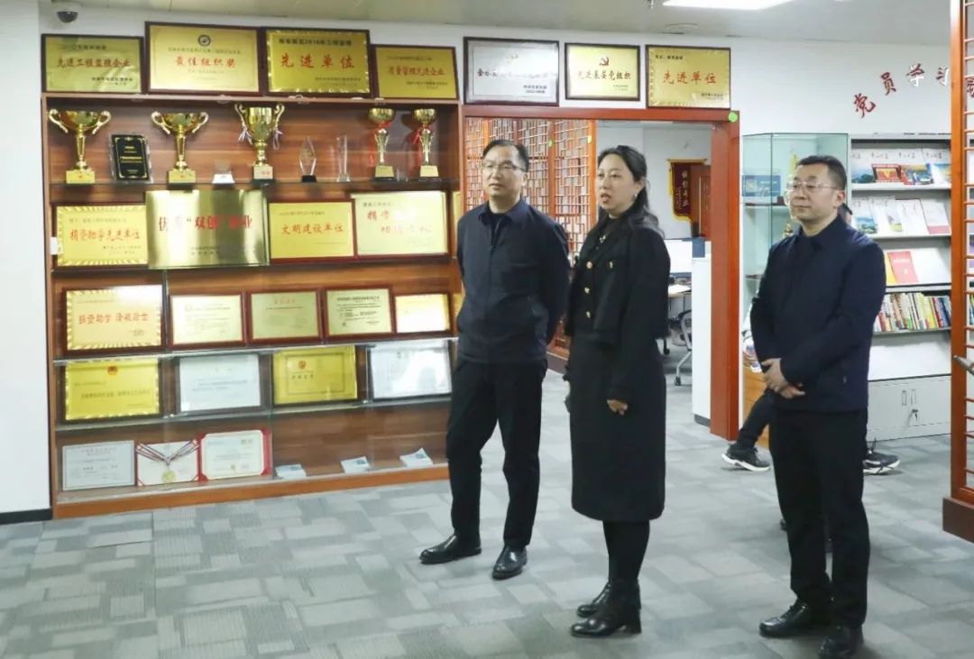 強交流 促發(fā)展——歡迎管城區(qū)領(lǐng)導(dǎo)一行蒞臨公司考察指導(dǎo)工作